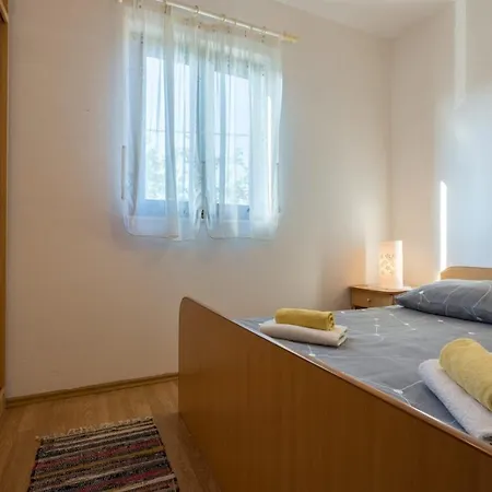 Apartment Petra - 50 M From Pebble Beach *